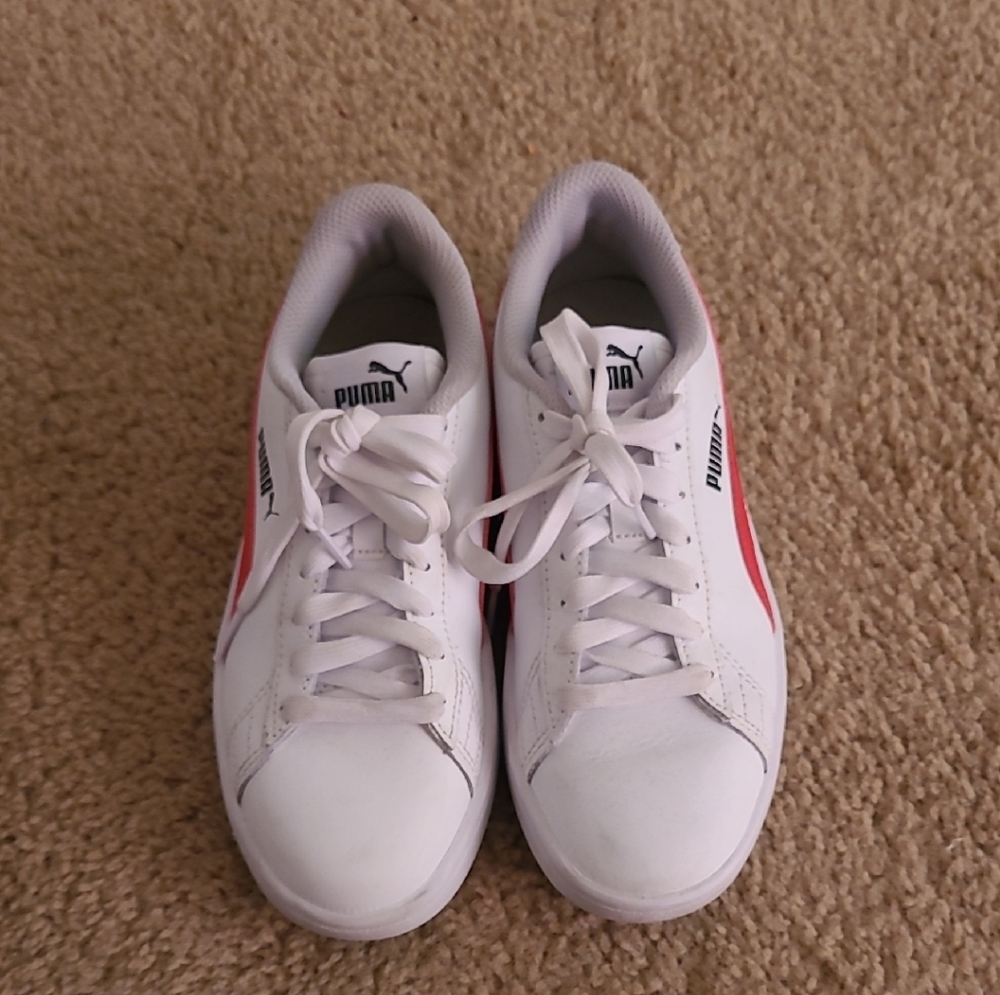 Puma Girls White and Red Casual Sneakers